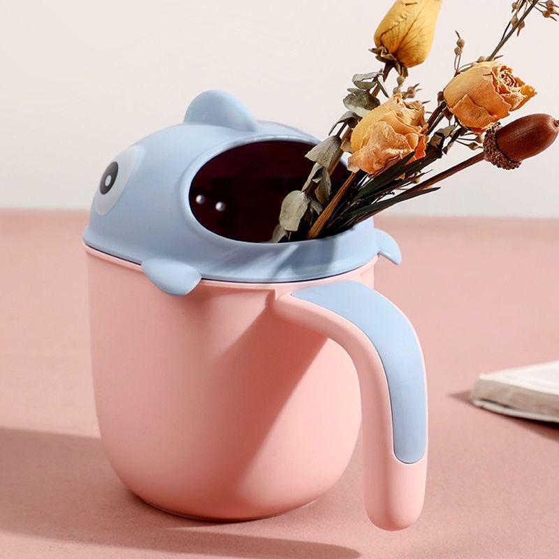 multi-functional Clownfish Shampoo Cup Baby Shampoo Rinser Cup Children Washing Head Rinse Cup Bathroom Shower Sprinkler Spoons