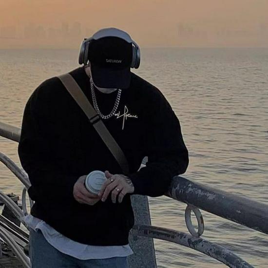 Men's Gray Hooded Sweatshirt: Thick, Velvet-Lined, Trendy American Style for Autumn/Winter