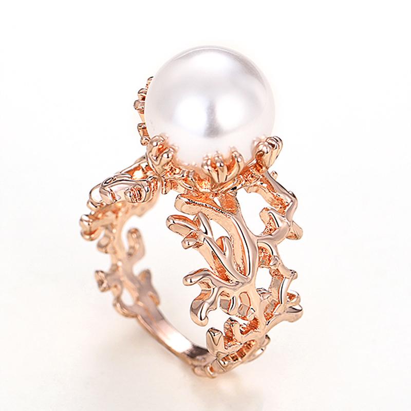 Huitan Aesthetic Big Imitation Pearl Women Rings Temperament Elegant Female Accessories for Party Exquisite Gift Trendy