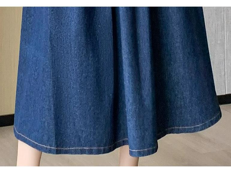 2025 Frühling/Sommer Koreanischer A-Linien Denim Midirock mit plissiertem Saum und elastischer hoher Taille.