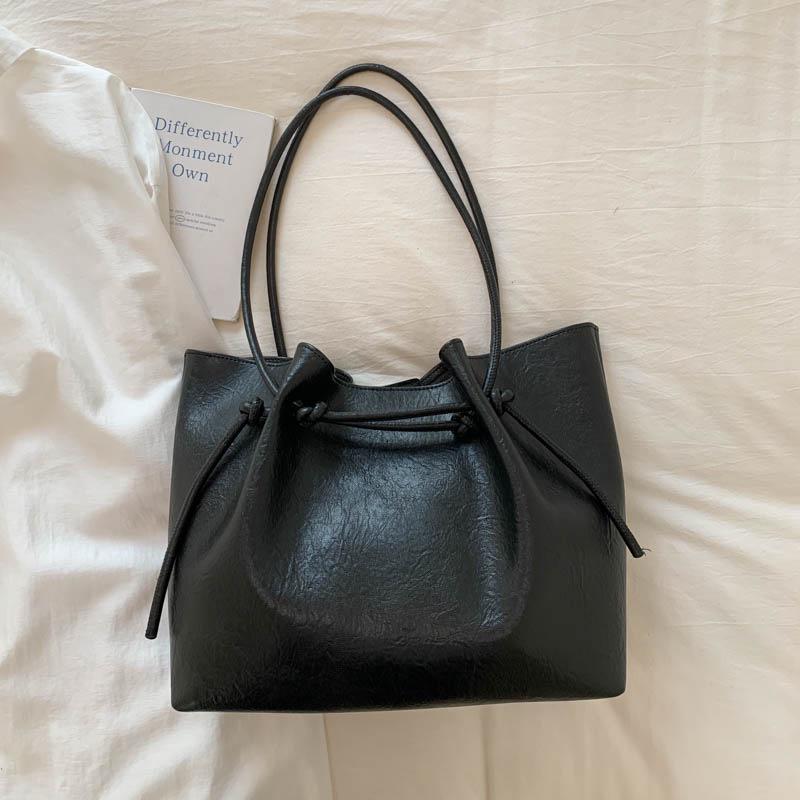 2025 Autumn/Winter Elegant & Versatile Women s Shoulder Tote - Large Capacity, High-End Commuter Bag