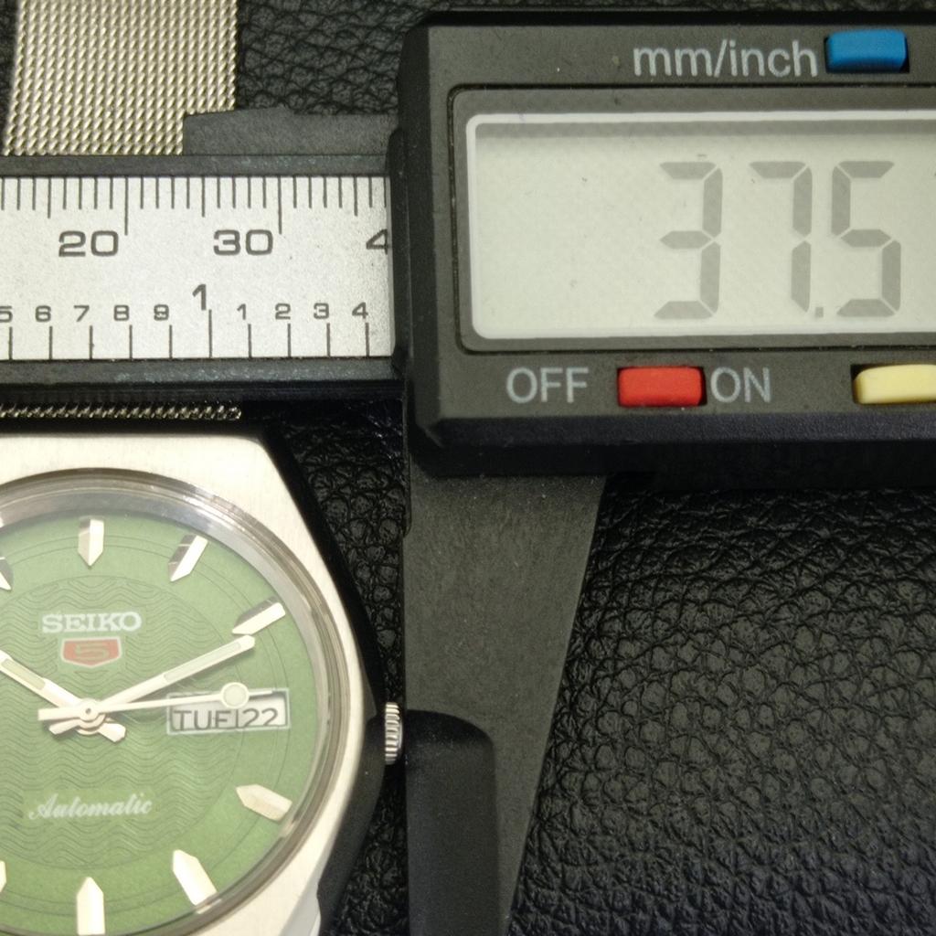 Seiko 5 AUTOMATIC 6309A VINTAGE JAPAN MENS GREEN COLOR DIAL WATCH A701424-5
