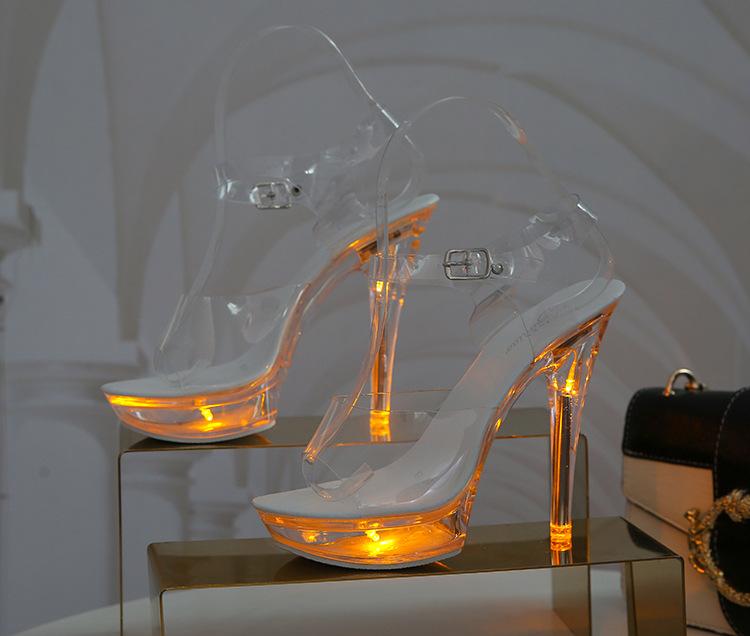 Damesandaler med LED-lys Gjennomsiktig hæl Sexy Superhøye hæler Lysende Stilettsandaler Gjennomsiktige Bryllupssko. LFD-1099-F