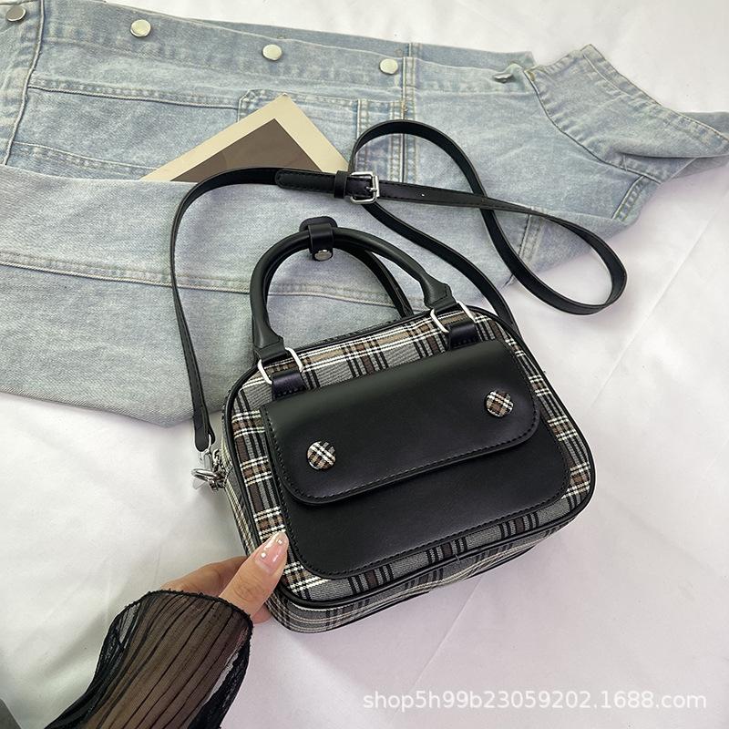 High-end niche bowling bag women's new fashion messenger bag casual portable small square bag