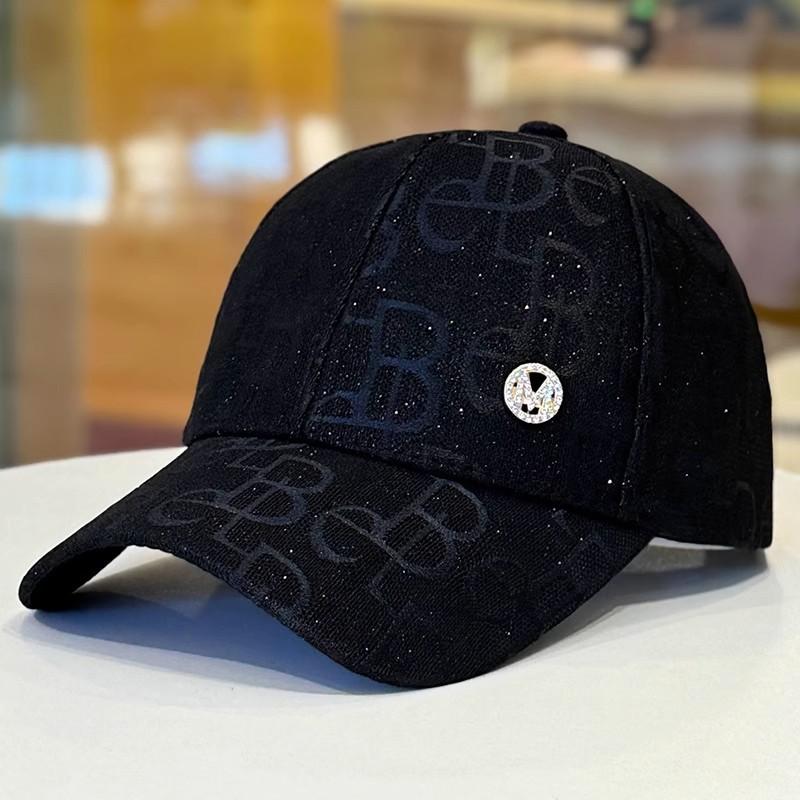 Damen Mode Verstellbare Baseballkappe Frühling Sommer Herbst M Runde Logo Kappe Stil Für Alle Jahreszeiten Für Männer Und All-Match Trendig Für Den Alltag