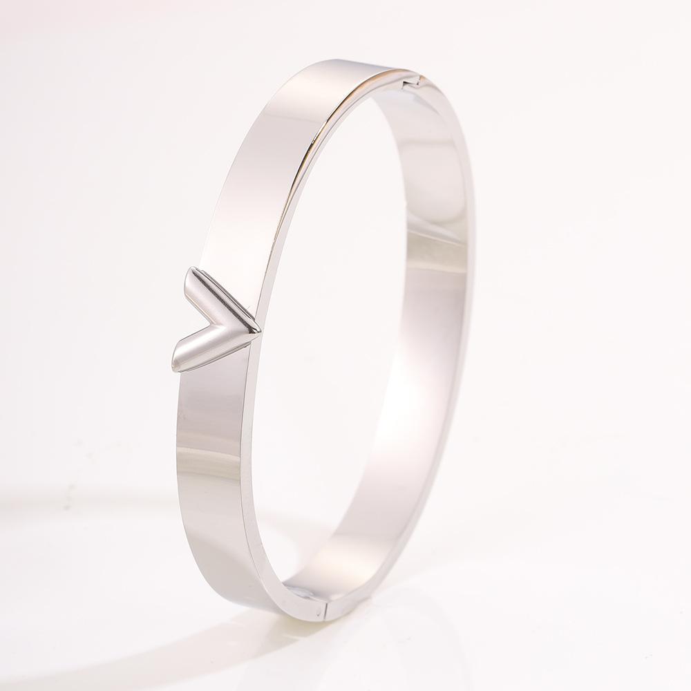 Titanium Steel Non-fading Women's Light Luxury Personalized Design Gold Fashion Trend Jingle