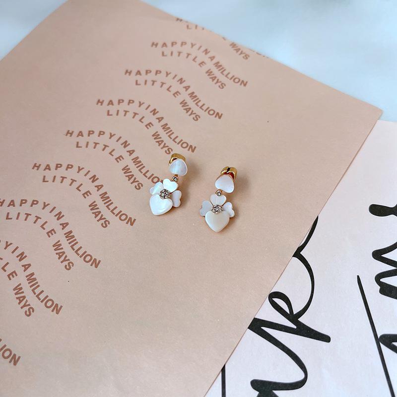 Exquisite Heart Natural Shell Earrings: Elegant European & American Style