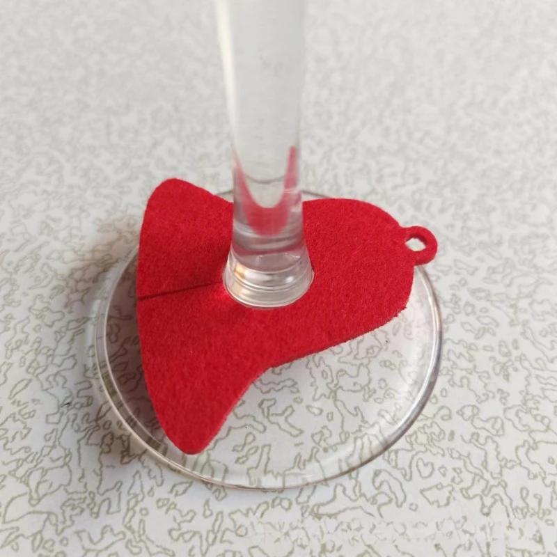 Christmas Wine Glass Decorations Goblet Pendant Accessories Elk Christmas Tree Snowman Gingerbread Man Christmas Hat 1pc