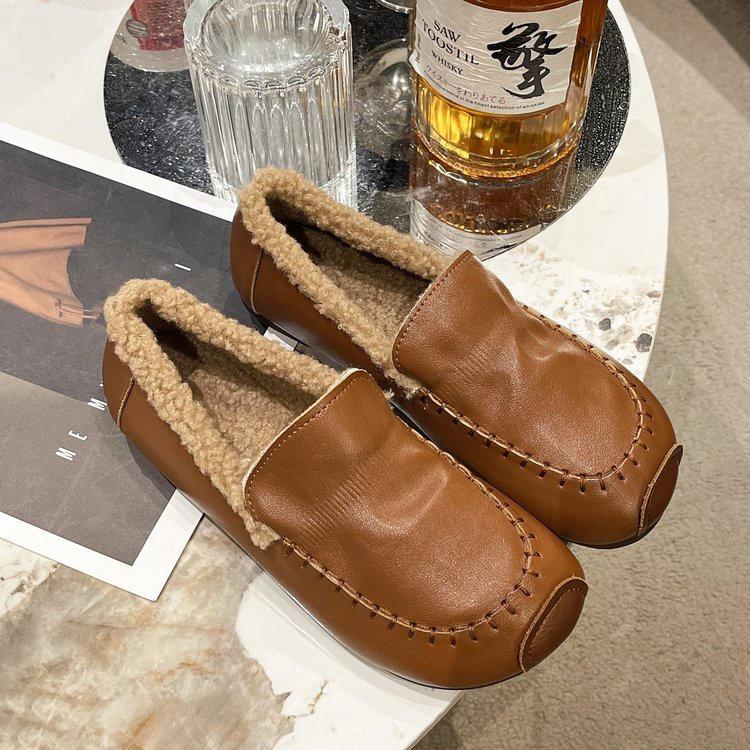 

Wide fat feet one pedal fleece thickened snow boots women s waterproof leather surface pregnant women thickened non-slip warm Doudou cotton shoes 40 коричневий
