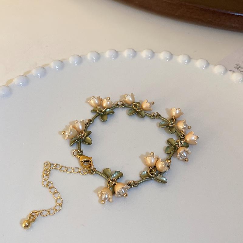 Mori small fresh lily of the valley flower fringed pearl necklace temperament collarbone chain girl heart sweet necklace