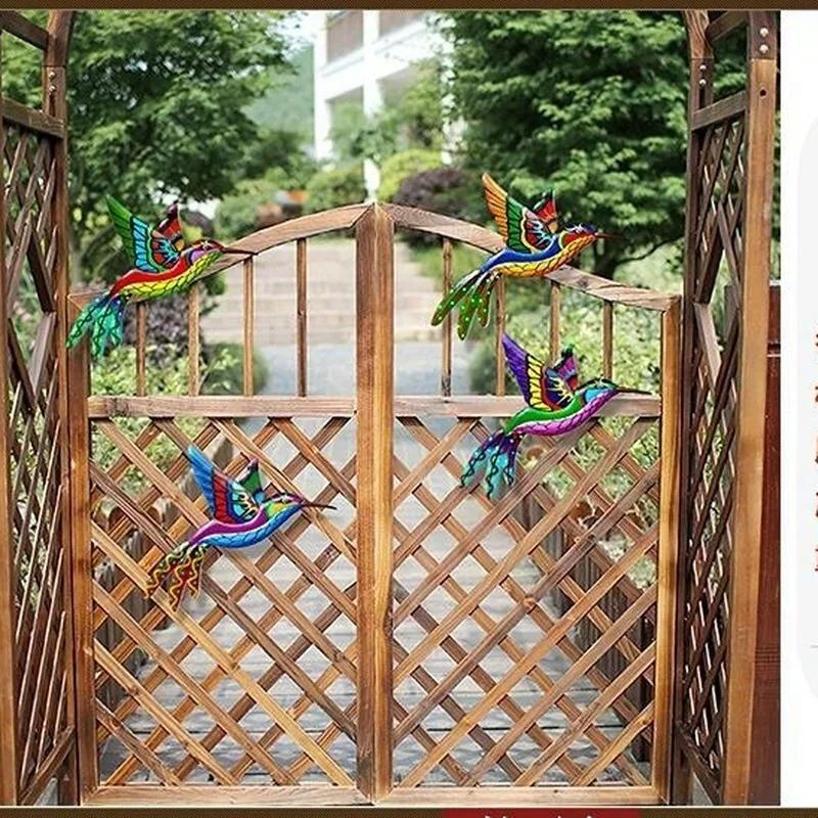 1Pcs Garden Decoration Accessories Jardineria Iron Art Colorful Hummingbird Pendant Delicate Wall Hanging Crafts Wall Decoration