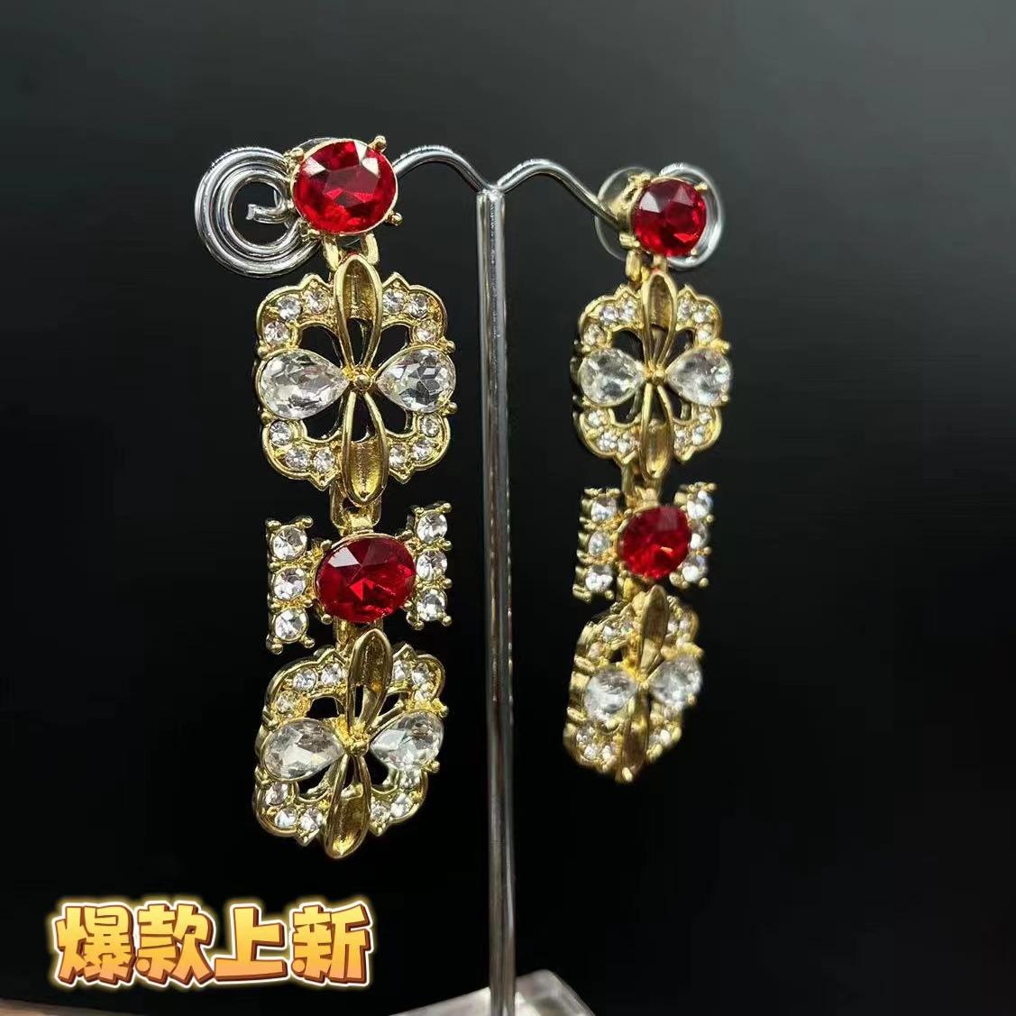Medieval French Fashionable Palace Style Hollow Out Gemstone Earnail Necklace Vintage Feeling Light Luxury Private Order