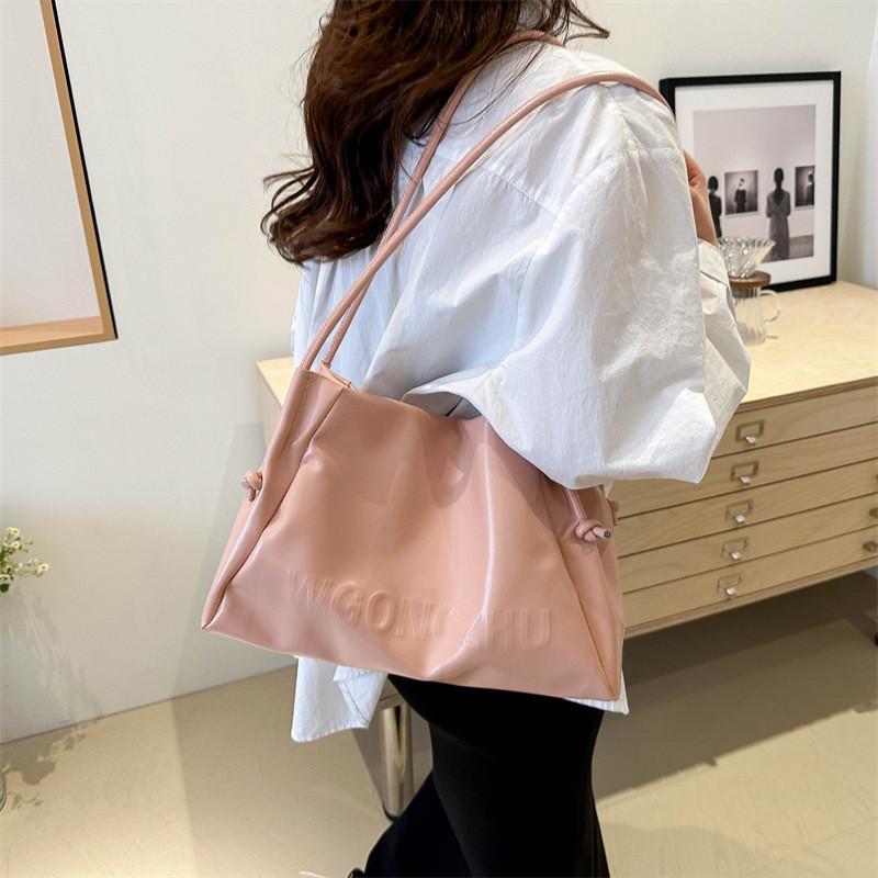 Fashionable Korean Style Underarm Bag For Spring And Summer Season With Large Capacity For Daily Commute