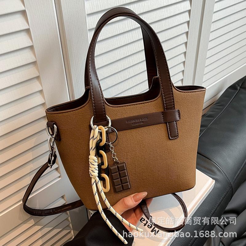Retro Small Bag Women's Autumn and Winter Versatile 2025 New Fashion Shoulder Messenger Bag Popular Ins Portable Bucket Bag