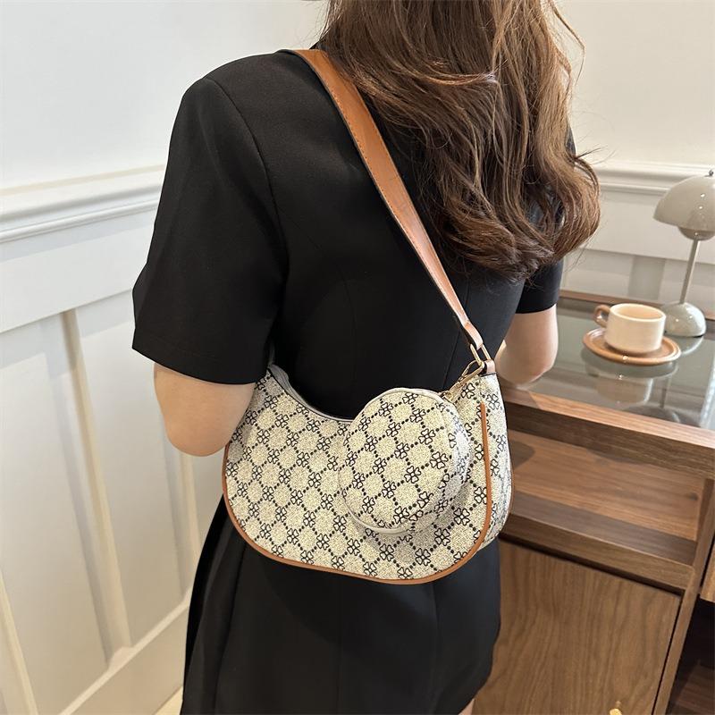 New Simple Shoulder Bag Casual Simple Casual Bag Women's Summer Commute Crescent Bag Messenger Bag