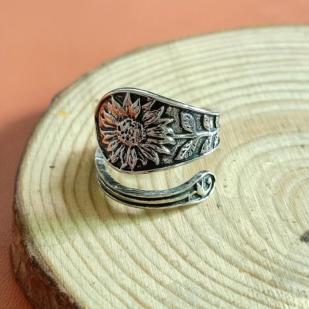 Retro Sunflower Pattern Open Adjustable Ring Temperament Men and Women Couple Ring Jewelry