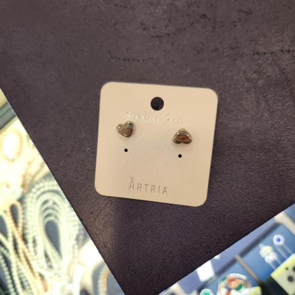 ARTRIA Surgical Steel Heart Forever Love Earrings EWSEBSC0001WHF