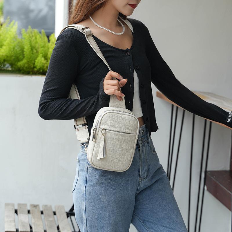 Neue kleine Brusttaschen für Männer und Frauen  Vielseitige Crossbody-Tasche aus Rindsleder der ersten Schicht für Frauen