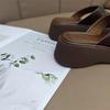 French evening slippers women's summer wear 2025 new Korean version retro temperament casual lazy temperament thick-bottomed sandals