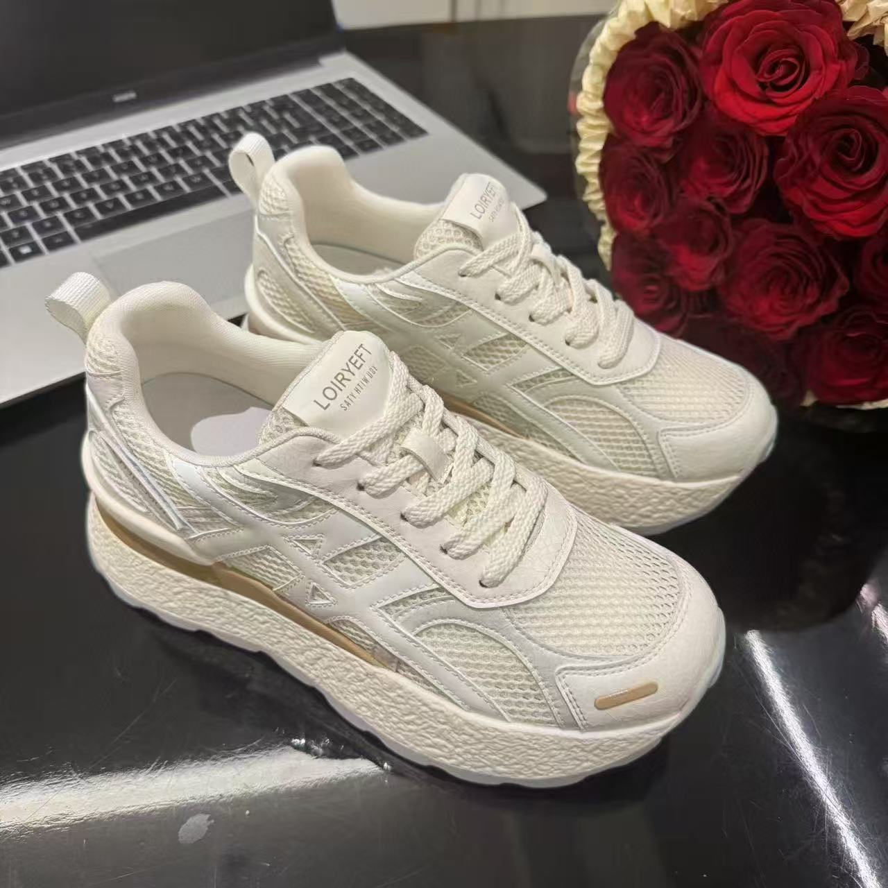 

Ранняя осень толстая подошва сетчатая поверхность лето новая универсальная модная легкая кожаная повседневная спортивная обувь женщины 40