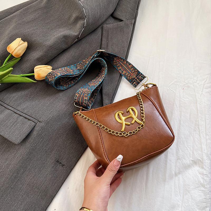 Chic And Stylish Pu Street Fashion Medium Bucket Bag For Women With Zipper Closure And Certificate Pocket кофейный