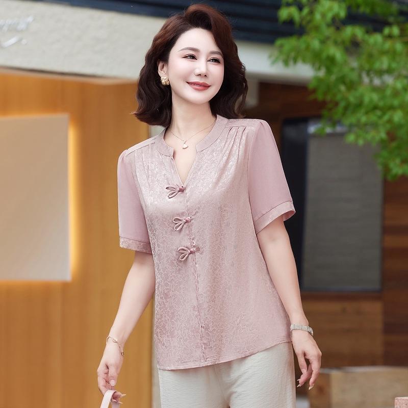 

Mom s Summer 2026 V-neck Printed Top: Stylish Fashion Shirt for Middle-aged & Elderly Women 4XL (68-73kg) розовый