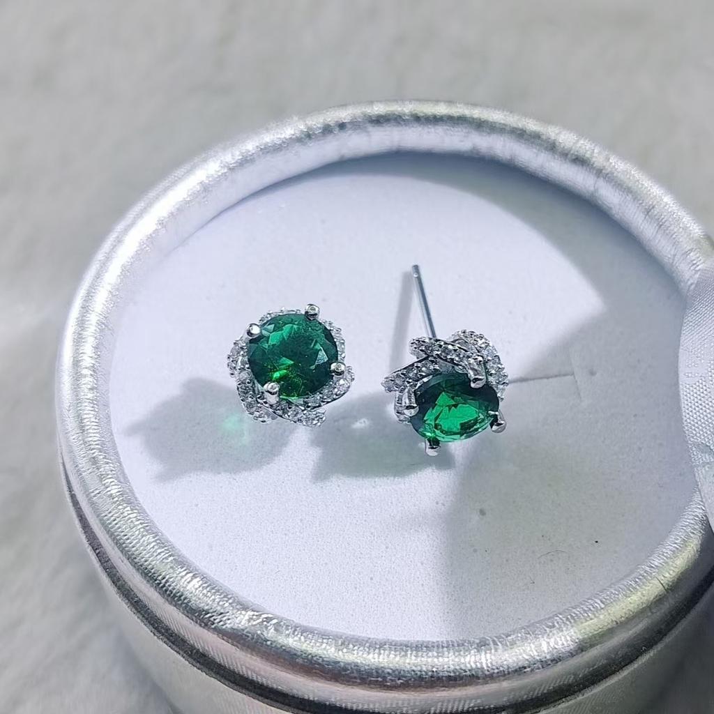 The wind is small and fresh, imitation zircon, full of diamond buds, stud earrings, women's white gold, white gold, zircon inlaid fashion earrings