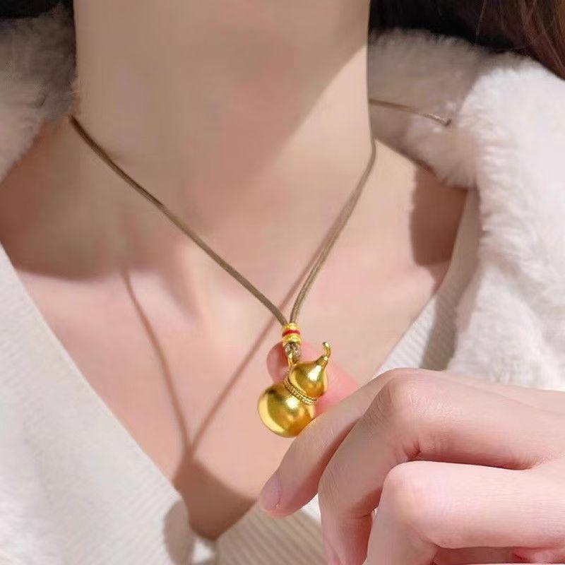 Classic Chinese style stereoscopic gourd pendant black rope exquisite luster necklace dazzling style banquet jewelry