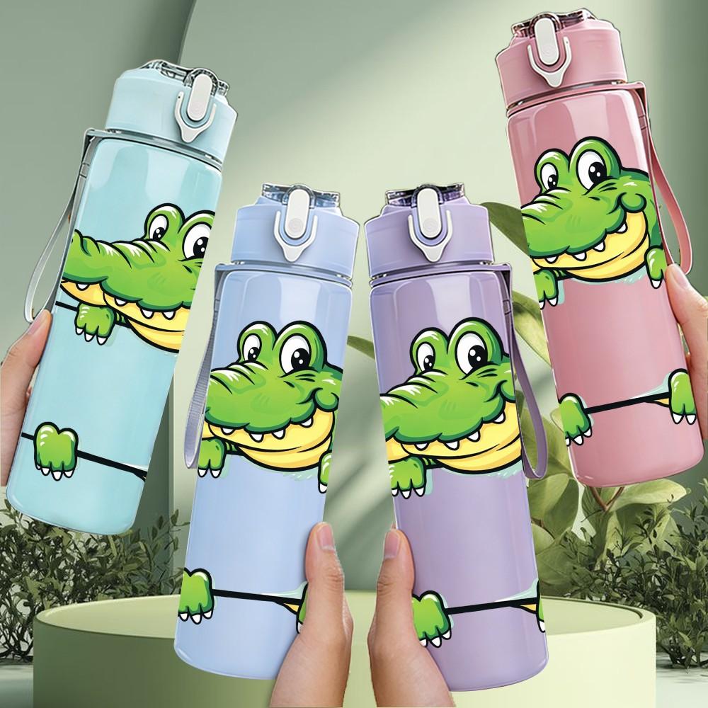 1PC Cute Crocodile Cartoon Animal Print 750ml Color Plastic Sports Water Bottle Leakproof Flip Straw Lid Suitable for Sports Office Home Use