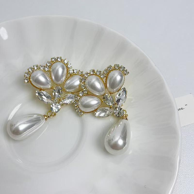 European-American Fashion Pearl Bow Rhinestone Necklace