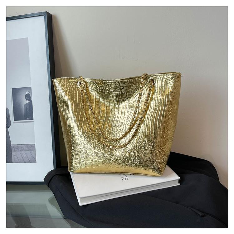 Personalized Fashion, Popular Handbags This Year 2025 New Foreign Style Fashion Atmosphere Commuting Underarm Shoulder Tote Bag