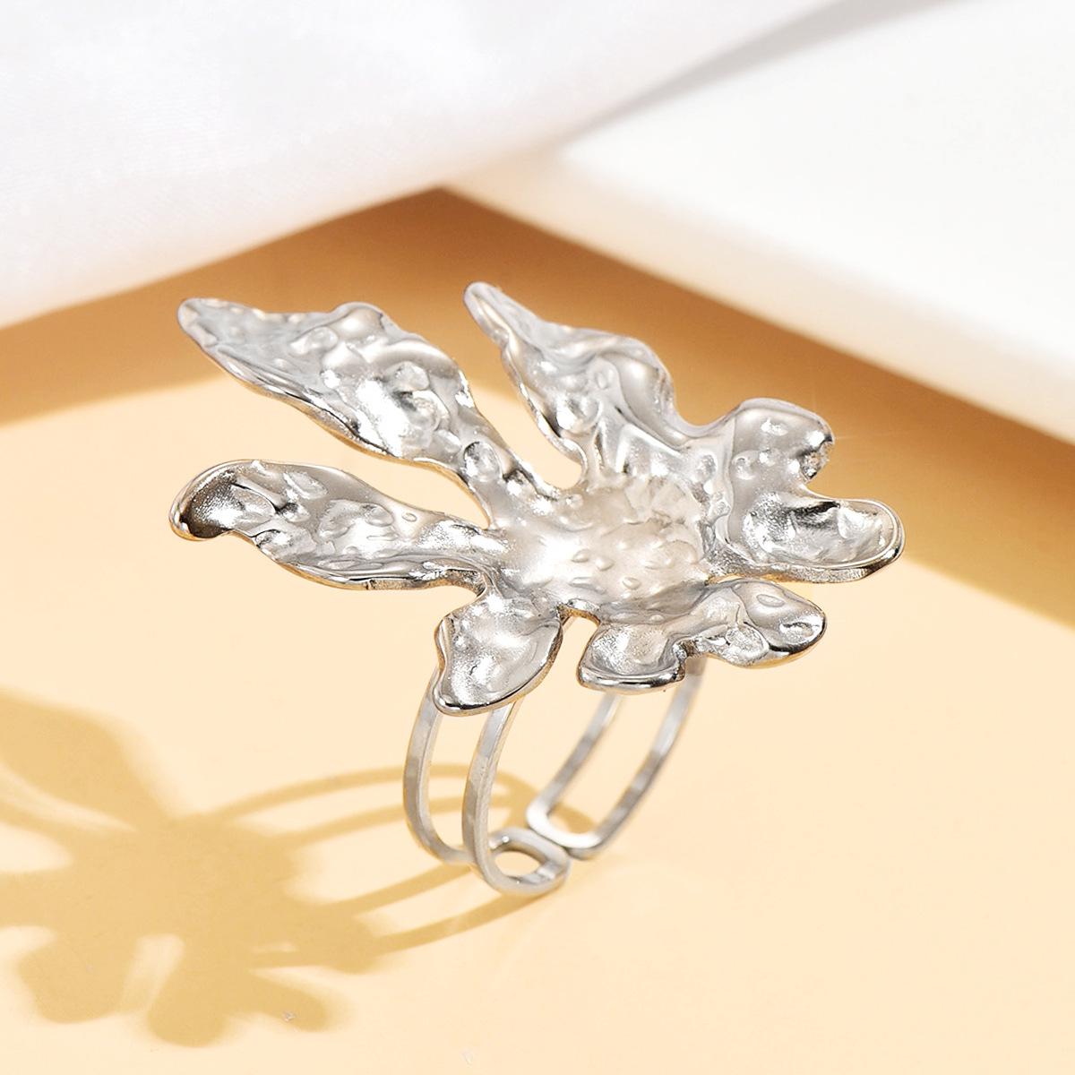 Hammered Floral Ring: Women s Irregular Retro Style in Stainless Steel