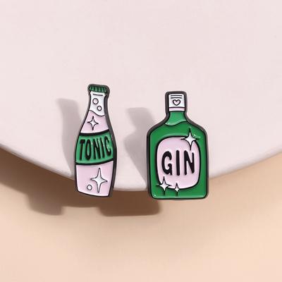 Smaltované odznaky láhve vína Vlastní brože GIN TONIC Klopové odznaky Kreslené Vtipné Šperky Dárek pro přátele