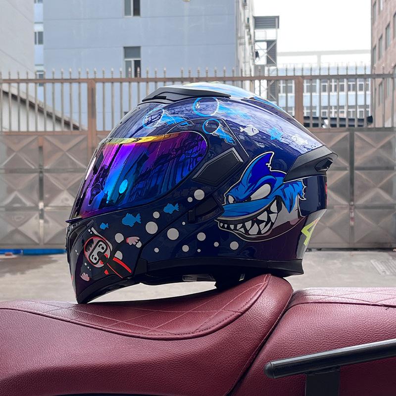 Motorcycle helmets Men's and women's locomotive full helmets Bluetooth peel-off helmets Electric vehicle helmets