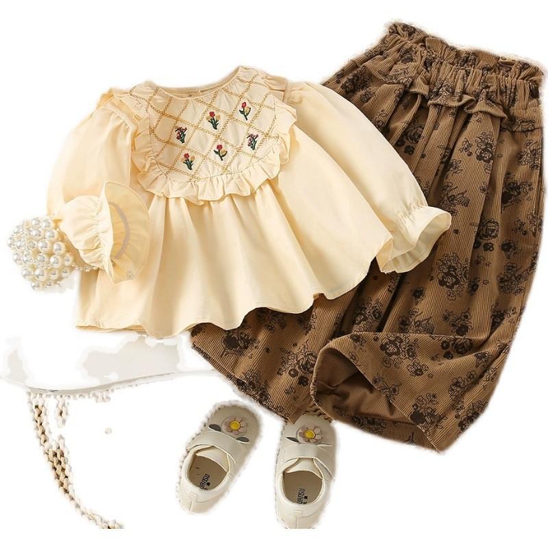 Adorable Baby Girl's Autumn Long Sleeve Shirt With Sweet Lace And Round Neck Design