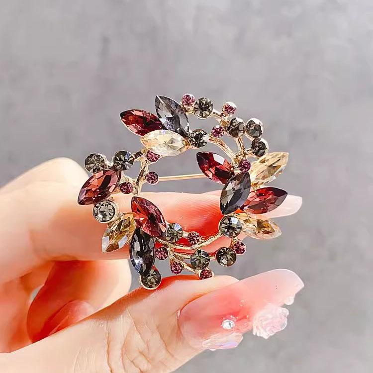 

Ретро-брошь в виде оливковой ветви, женственный, универсальный, хрустальный, корсажный, легкий, роскошный, нишевый, дизайн, булавка с ювелирными изделиями