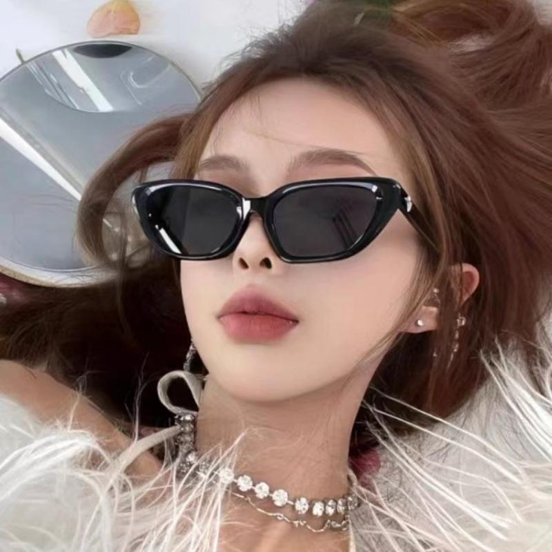 Vintage Triangle Cat Eye Sunglasses for Women UV400 Protection Fashion Luxury Designer Female Eyewear Lentes De Sol Mujer