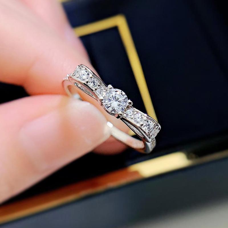 

Lulu Tong 2022 S925 Silver Bow Ring with Small Diamonds - Fashionable and Versatile Style Size 8