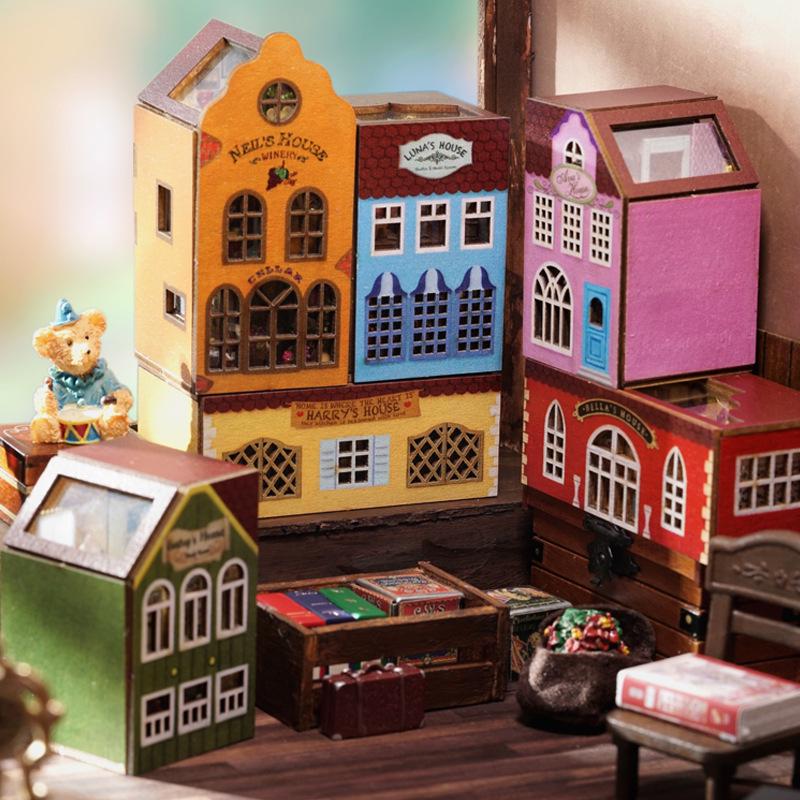 Zhi Qu Wu DIY 3D Miniature Playhouse Decoration Toy