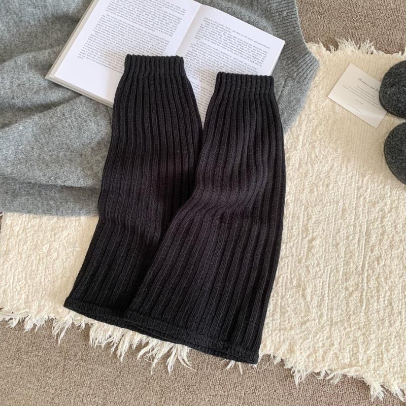Winter and Autumn Thick Yarn Knitted Thick and Warm Leg Coverings That Make Legs Look Slimmer, Pure White Leg Coverings