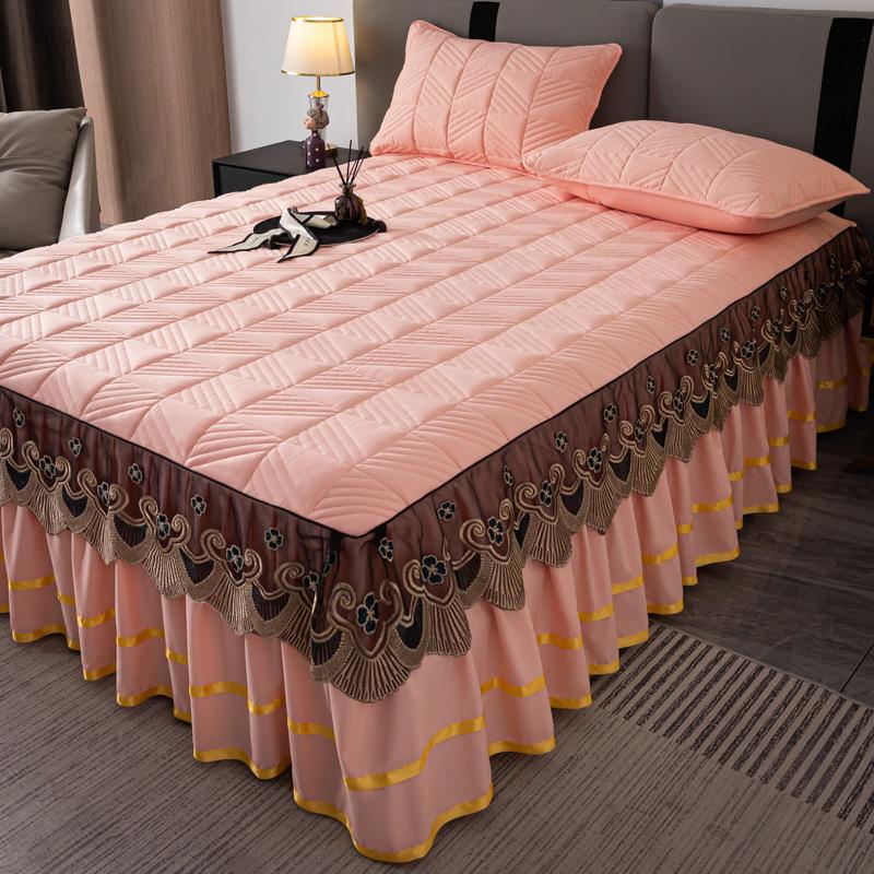 Elegantní prošívaná zesílená sukně na postel Třídílná sada King Queen Size Přehoz Protiskluzový povlak na postel s povlakem na polštář