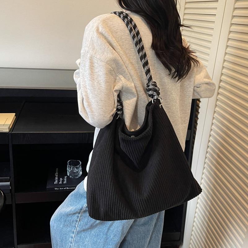 2025 Autumn New Casual Large-capacity Women's Shoulder Bag Popular Corduroy Fashion Simple Underarm Bag Trendy Bag