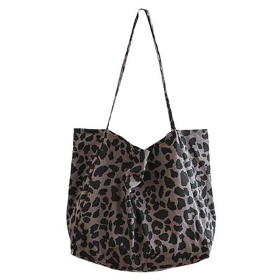 Volen Leopard Print Tote Bag, Women's, Lightweight, Large Capacity, Canvas Tote Bag, Stylish Shoulder Bag for Shopping and Commuting (YJP0062G1)