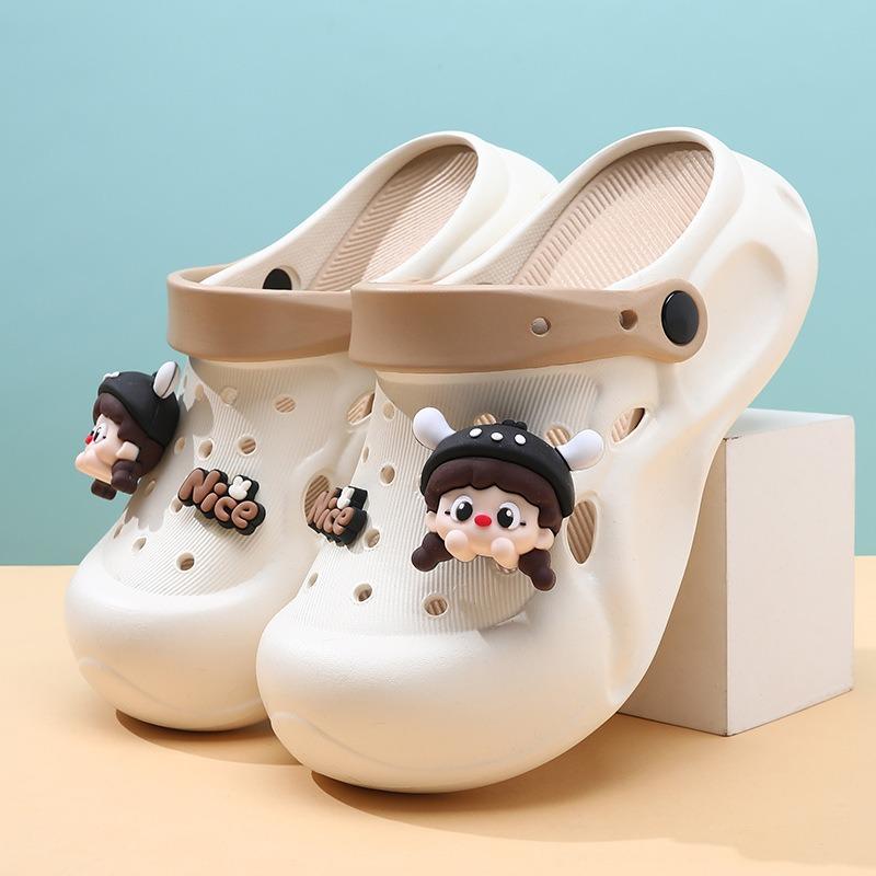 Summer wear eva hole shoes women's new thick-soled deodorant cute girls slippers heightening DIY sandals