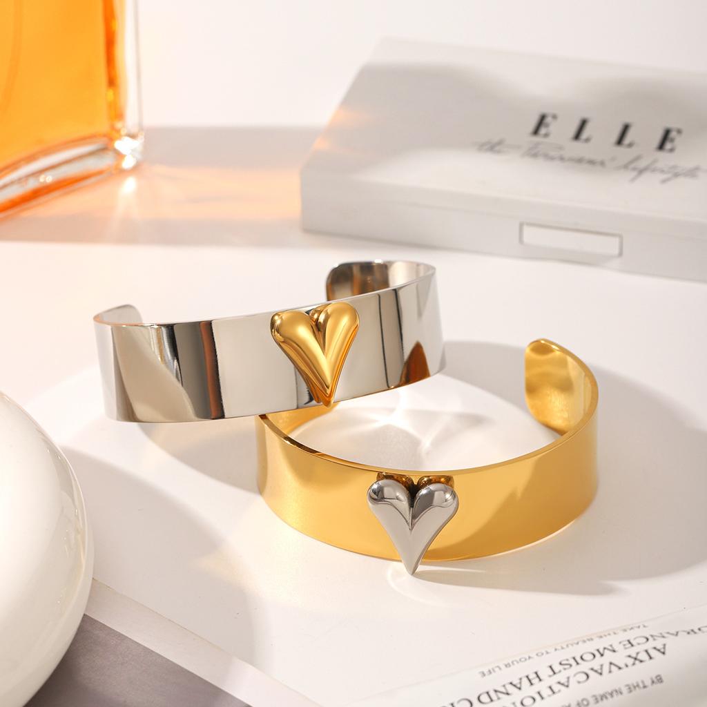  Stainless Steel Heart-shaped Two Tone Polished Open Bangle Hypoallergenic Jewelry Valentine's Day Mother's Day Gifts