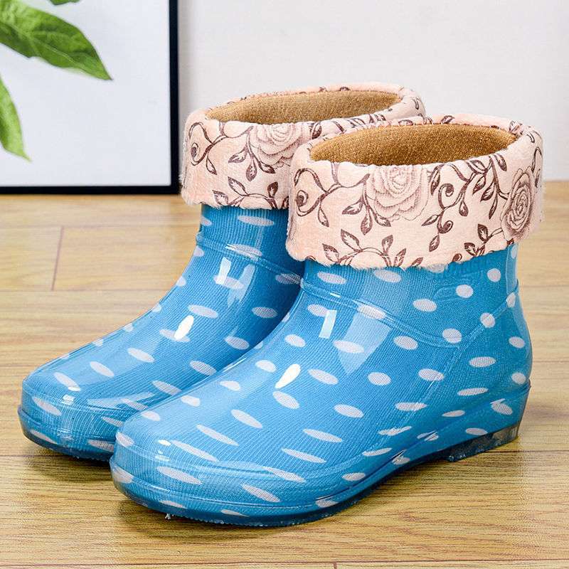 Fashion kitchen work waterproof shoes rain shoes rain boots women's summer adult treading rubber shoes short tube non-slip cover shoes water boots