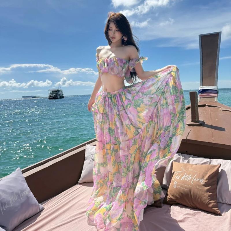 Holiday floral suit women's summer one-word shoulder tube top high-waisted skirt seaside beach two-piece set