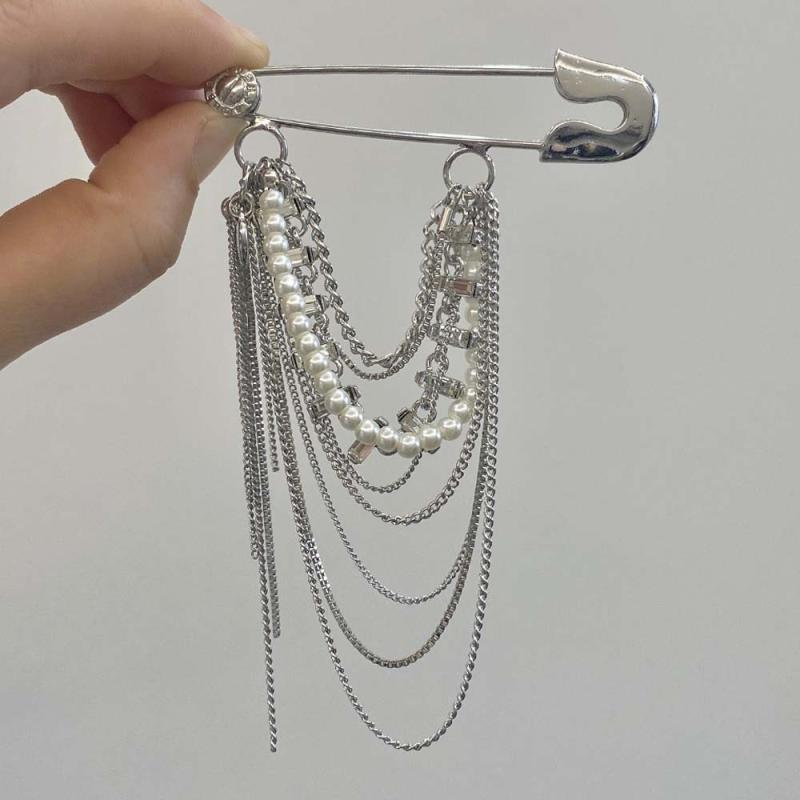 Vintage Tassel Pearl Brooches Exquisite Suit Coat Clothing Accessories Elegant Pins For Women Versatile Simple Corsage Gifts
