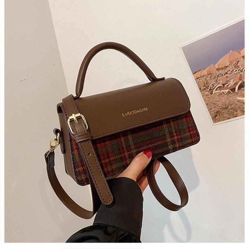 Классическая однотонная сумка на плечо высокого класса для женщин — фото 8