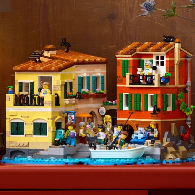 LEGO Italy Riviera Plastic Building Blocks 3251pcs 21359 1 21359-1